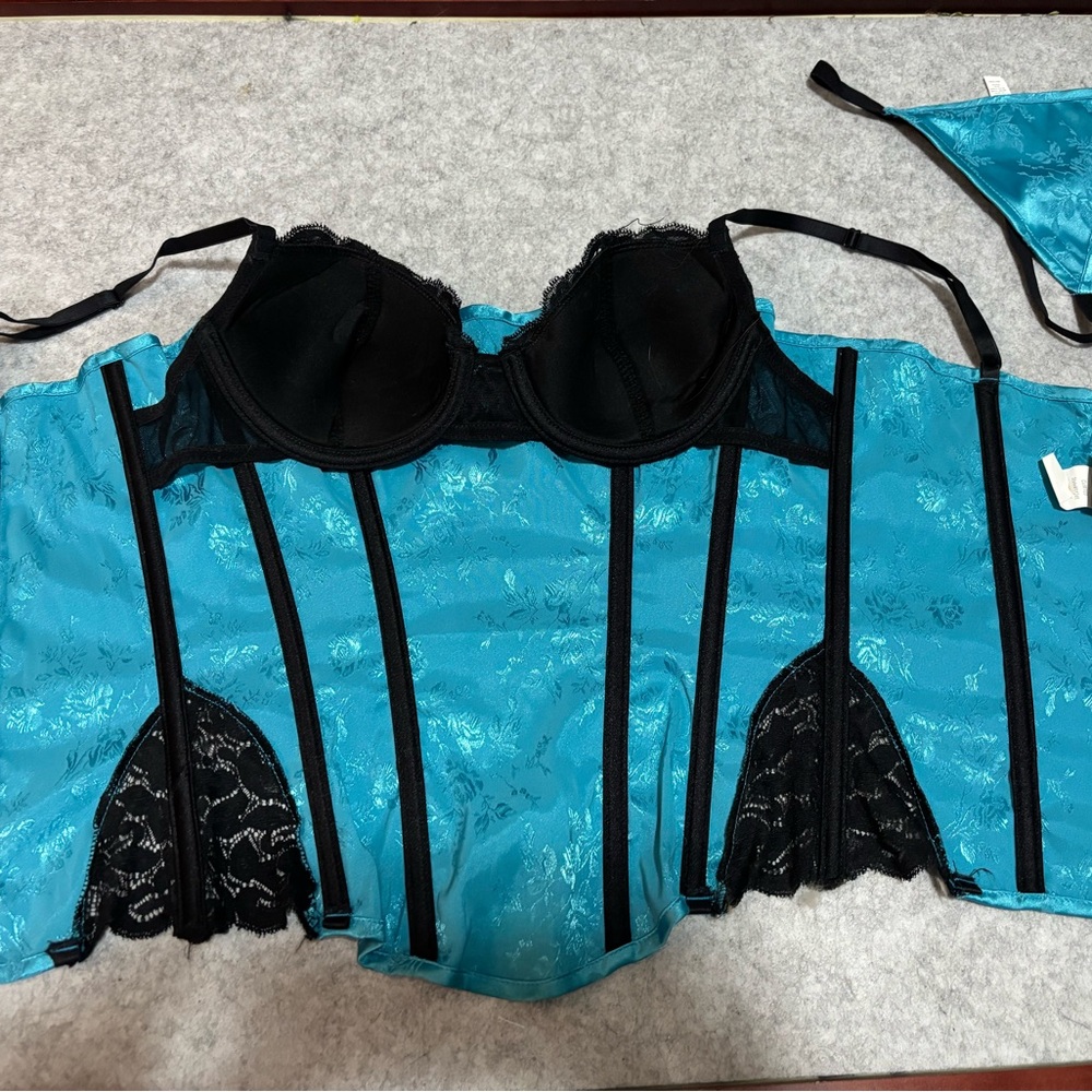 Frederick's of Hollywood Teal and Black Lace Corset Set - Picture 2 of 4